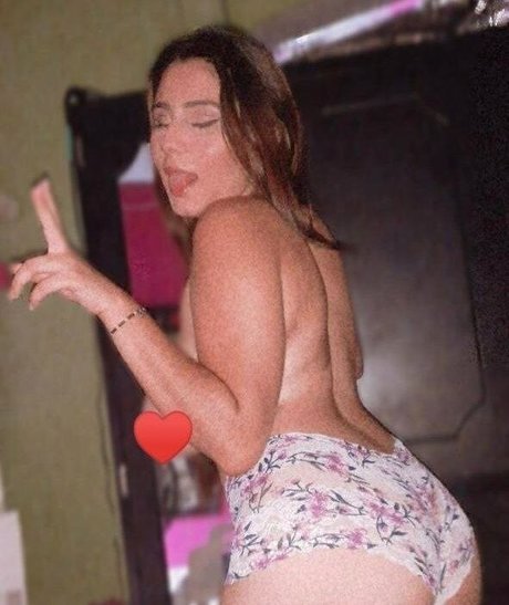 Wendy Yineth pretty pornstar image