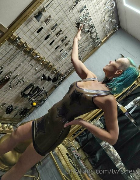 twistress model high quality pictures