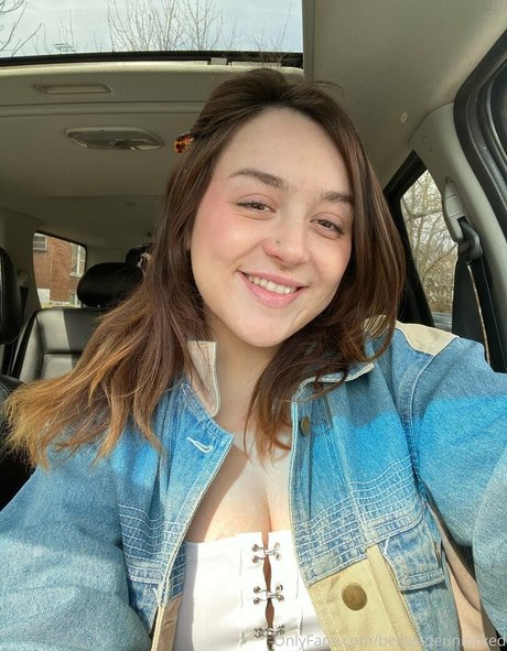 bellajadeunlocked nice actress pictures