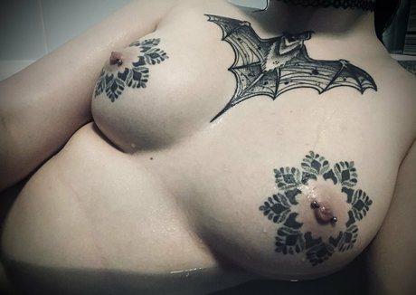 diilestrange nudes actress pictures