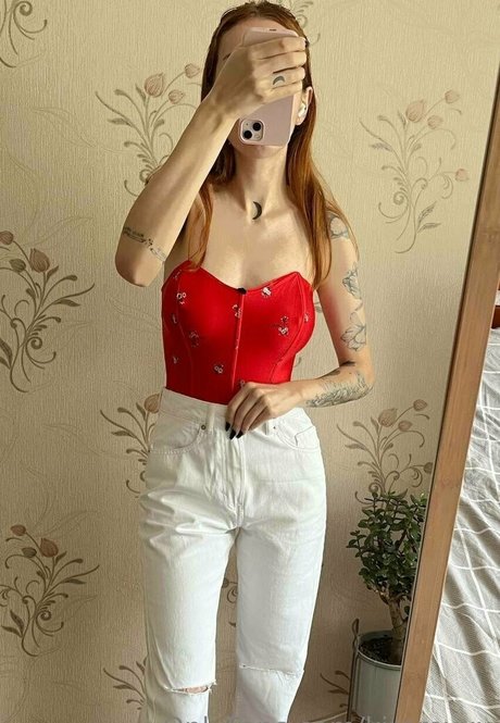 kiraroxxx pornographic star pic