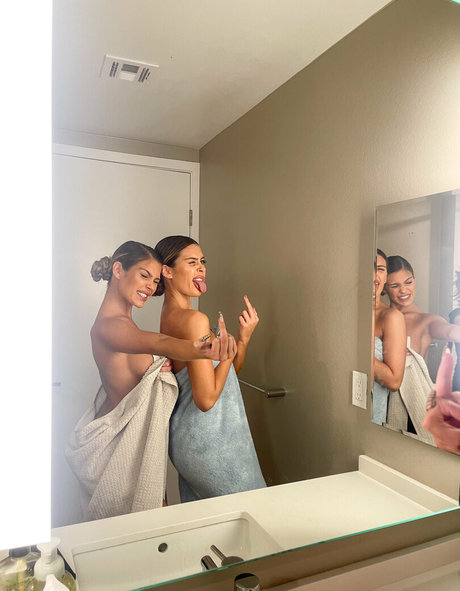 cacitwins xxx actress img