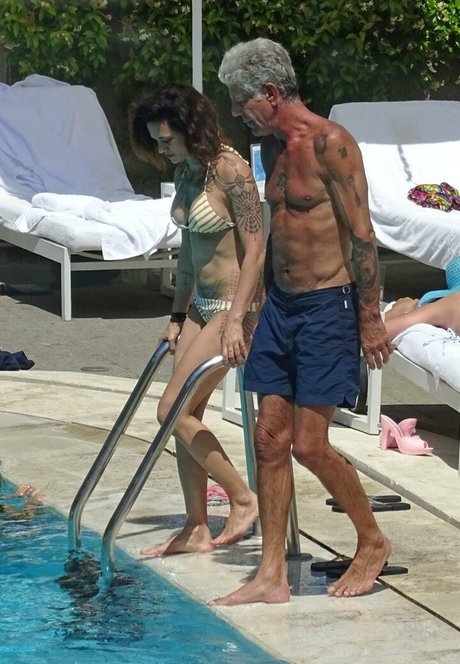 Asia Argento nice pornstar images