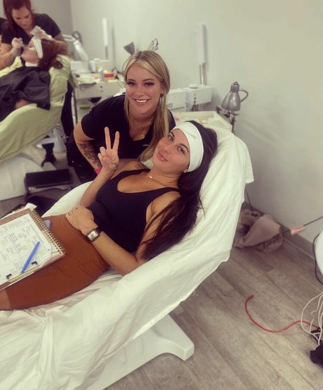 Avery Trail profile pic