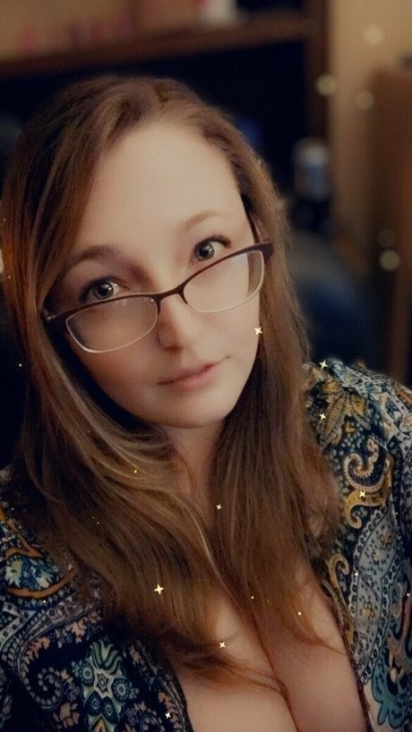 gurokitty model pornographic image