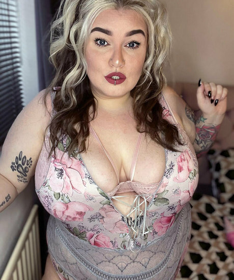 skylarosefree free model photo