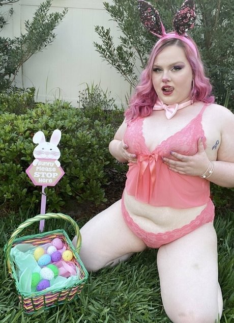 laylaluckie24 adult star img