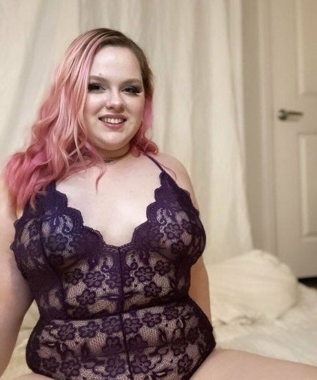 laylaluckie24 star nudes picture