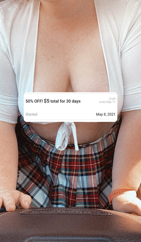 sassyysuzyy2 exclusive model pic