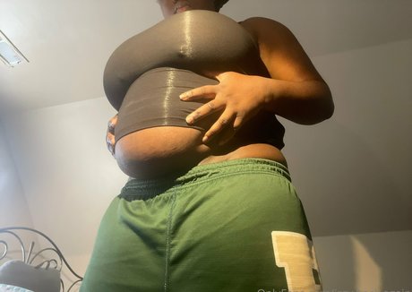 izzy back again model art pic