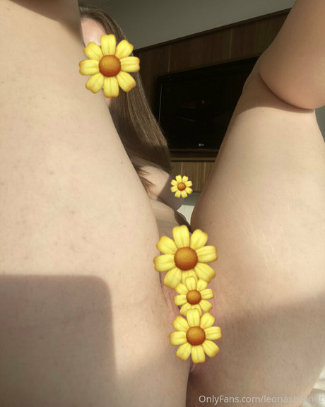 leonaxbrandt model porn pictures