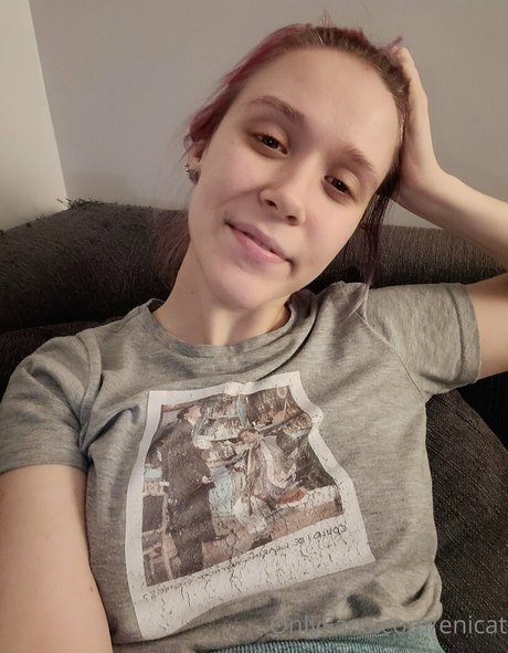 enicat naked model pictures