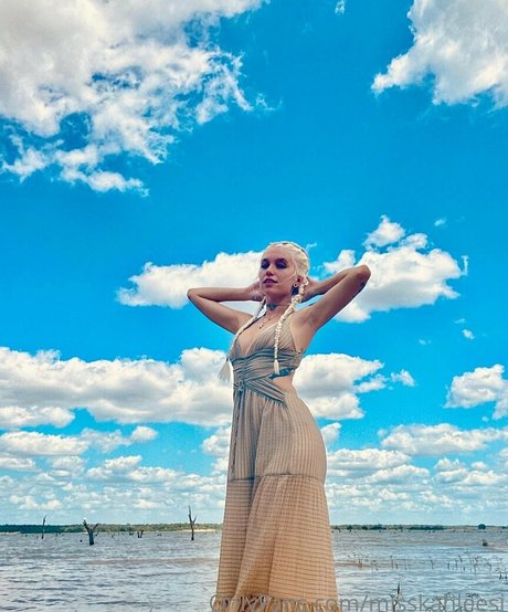 misskahleesi naked pornstar pics