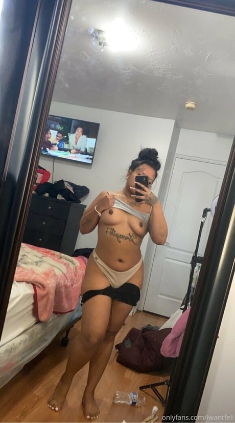 iwantfeli pornstar sex img