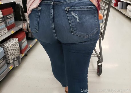 itsyourgirl44 model pretty photos