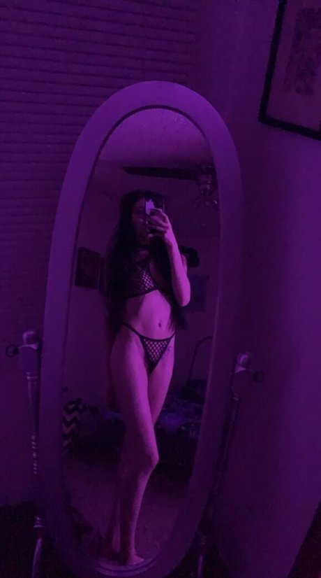 salemsienna pornographic star img