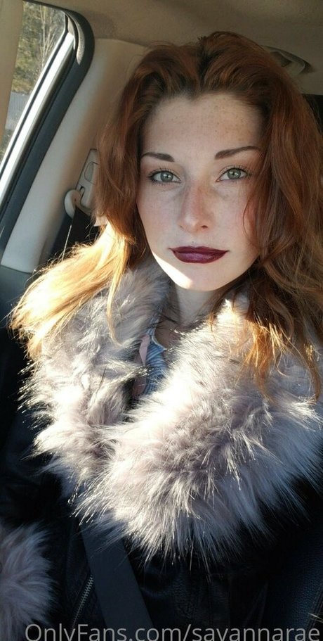 theesavannawhitee top actress gallery