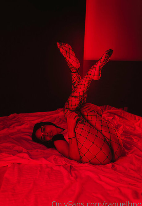 raquelboo erotic actress image