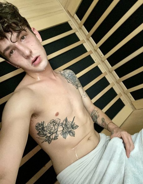 chrisoflyng exclusive actress galleries