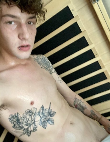 chrisoflyng pornstar sexy photos