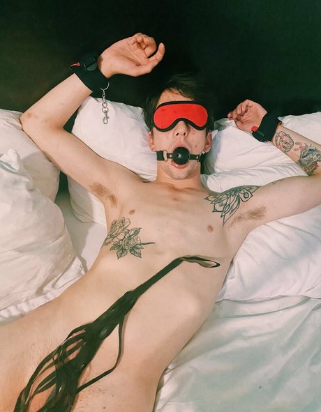 chrisoflyng naked pornstar pic