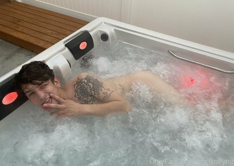 chrisoflyng model nice pic