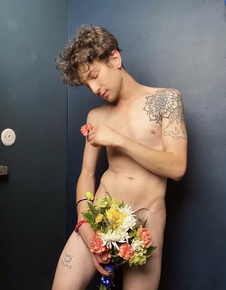 chrisoflyng erotic model photos