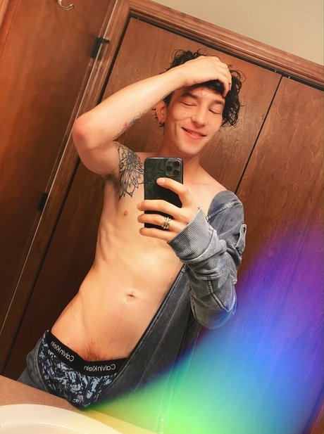 chrisoflyng pornstar art pic