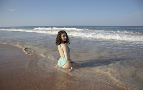 leanalovings exclusive actress galleries