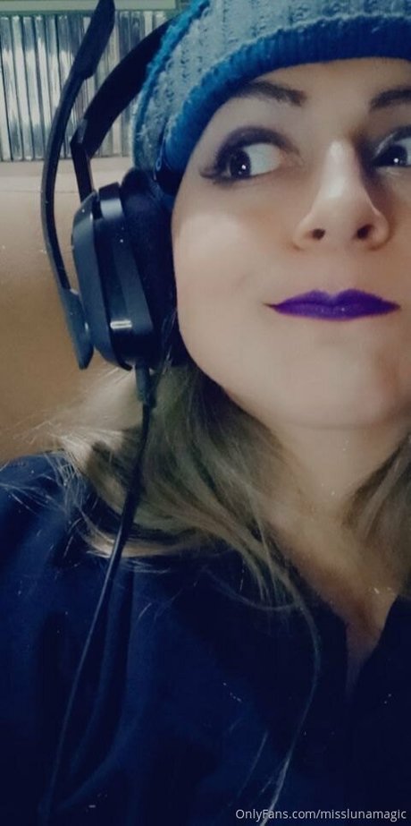 misslunamagic thumbnail