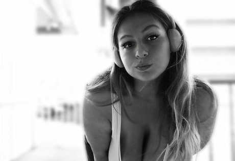 misslunamagic pornstar top picture