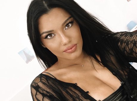 athletic blonde onlyfans erotic pic