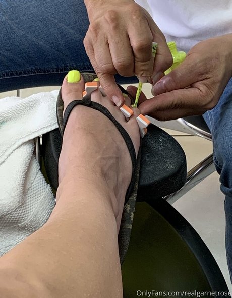 realgarnetrose thumbnail