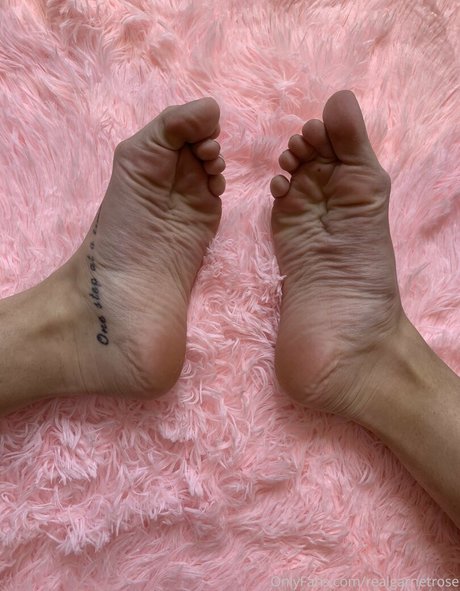 realgarnetrose erotic pornstar img