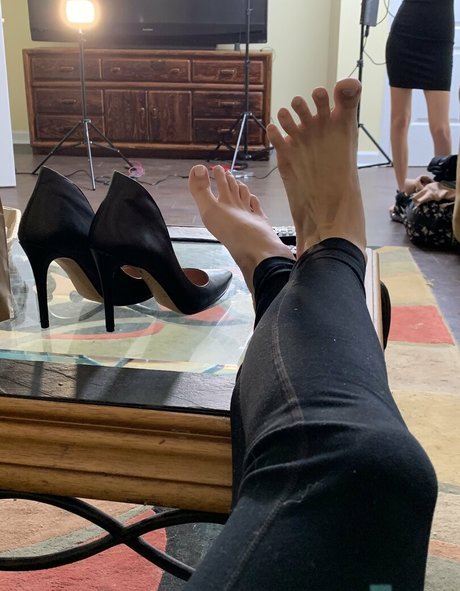 realgarnetrose profile pic