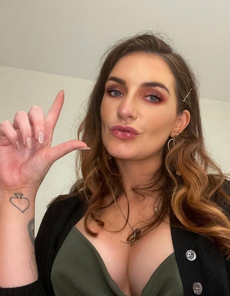 adreenacuckoldress star xxx picture