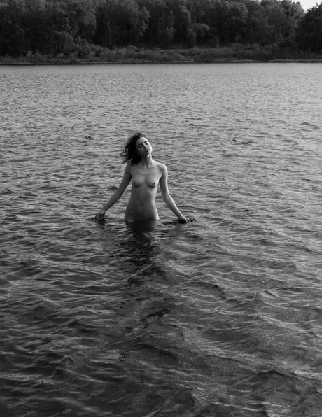 Ali Michael nude actress picture