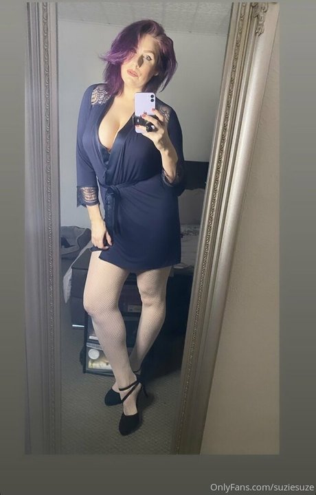 suziesuze art model pic