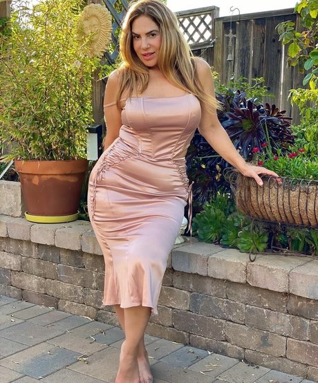 CarlaLuxx model hot photo