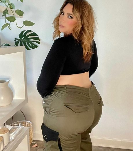 CarlaLuxx star pretty image