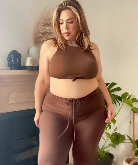 CarlaLuxx pretty pornstar images