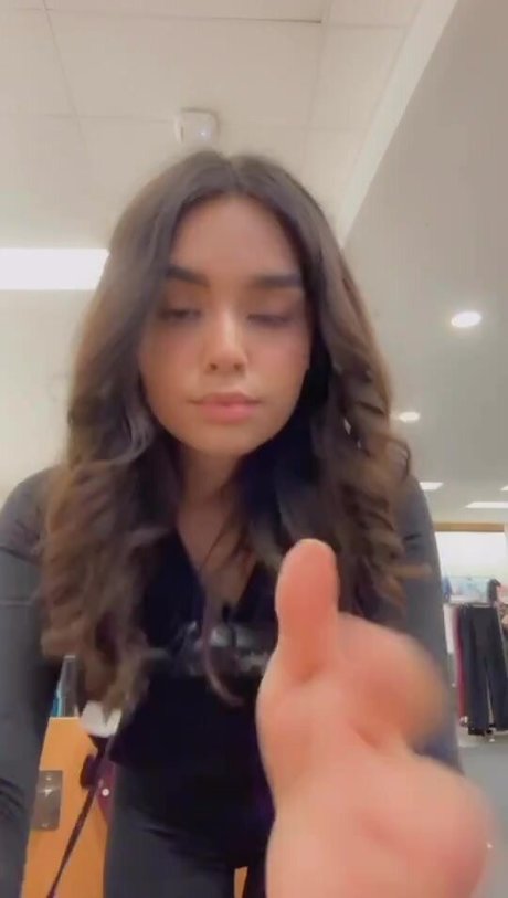 Erika Morfin hot actress archive