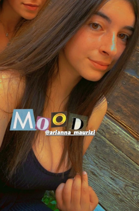 Vittoria Rubeo nude model images