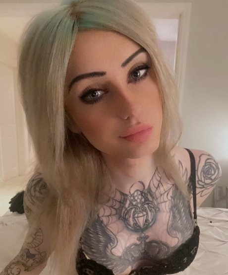 missyadair model top pics