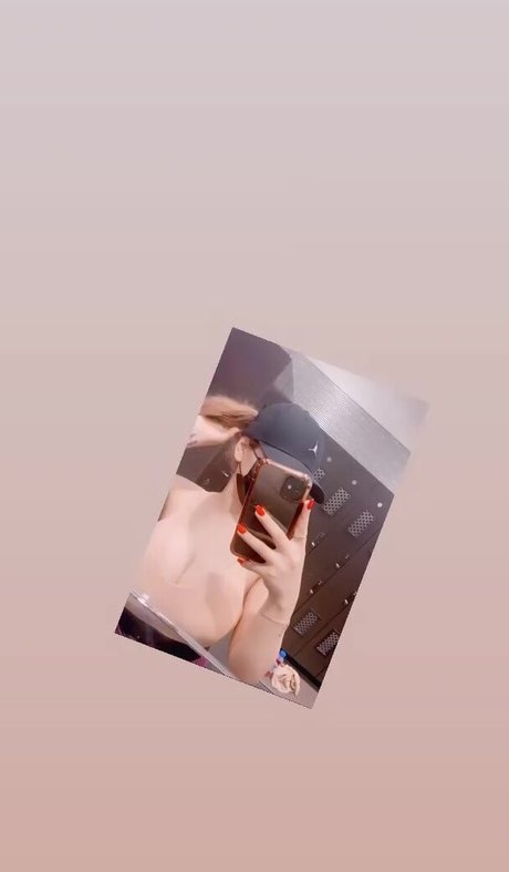 Arely Walle free model pics