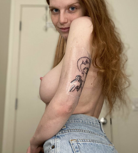 sexyredinbed model porn pictures