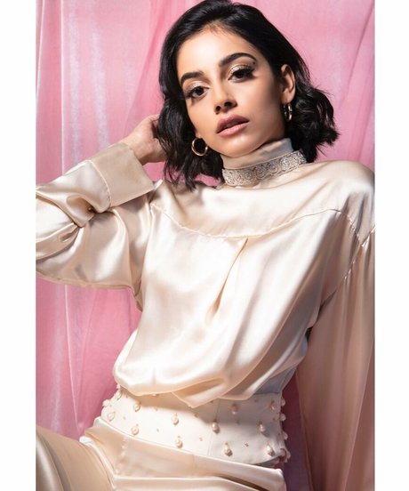 Banita Sandhu star nice images