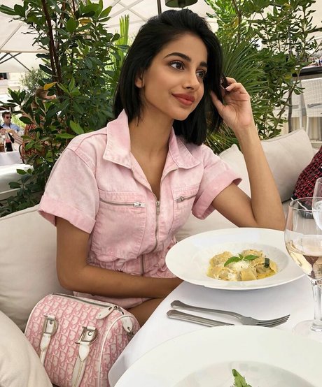 Banita Sandhu model nude photos