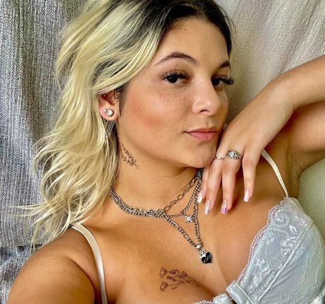 Isabela Roza exclusive actress galleries