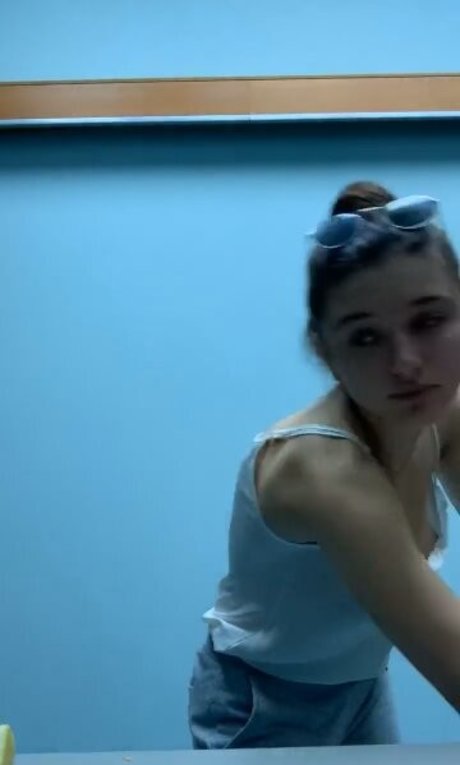 elleonora royal free pornstar pics